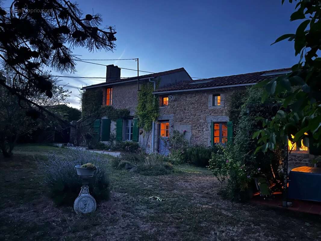 Maison à MOUTIERS-SOUS-ARGENTON
