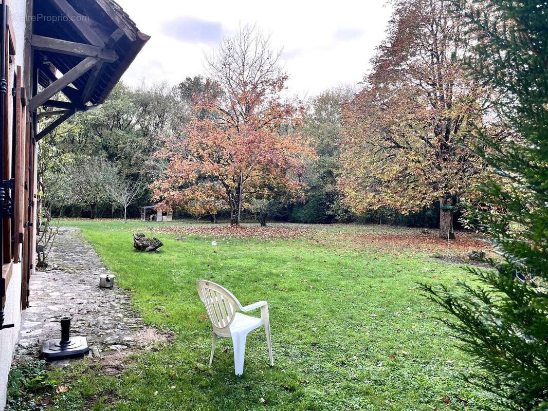 Photo 2 - Maison à COURCAY