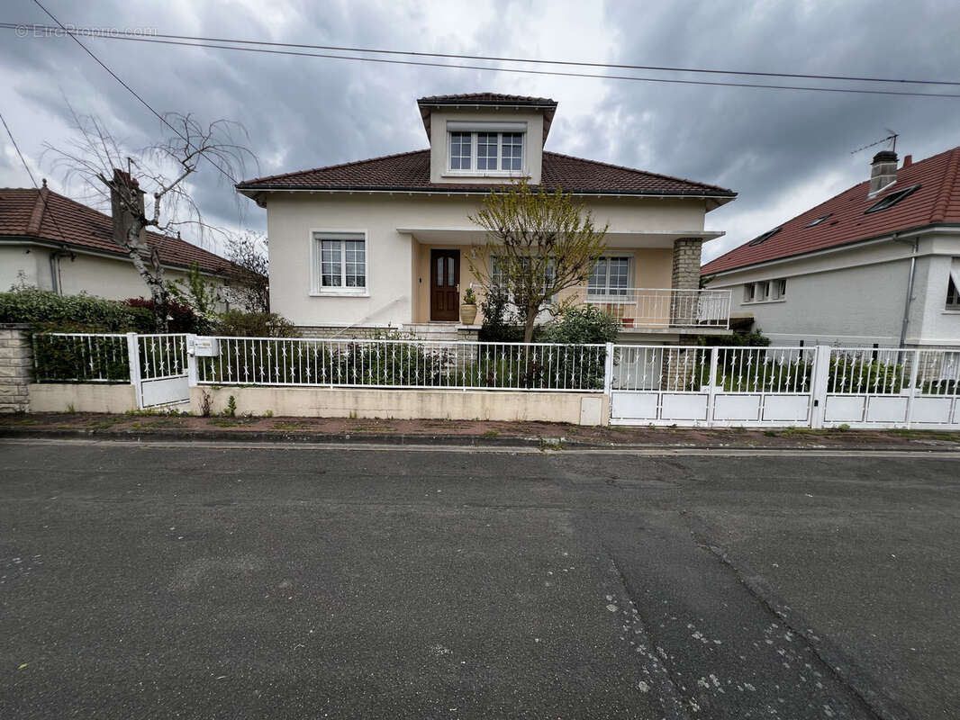 Maison à CHATELLERAULT