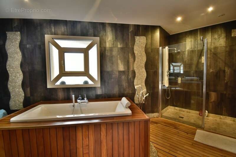 Maison à FARGUES-SAINT-HILAIRE