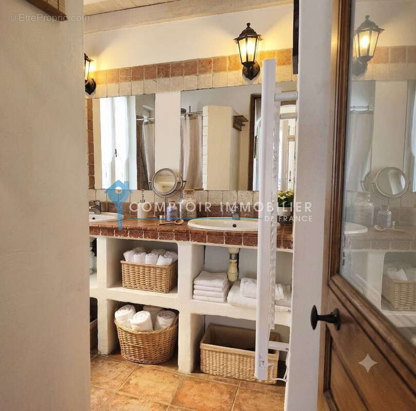 St remy de provence dpt (13)  a vendre propriete de 380m2 8 chambres , 2 piscines - photo 17