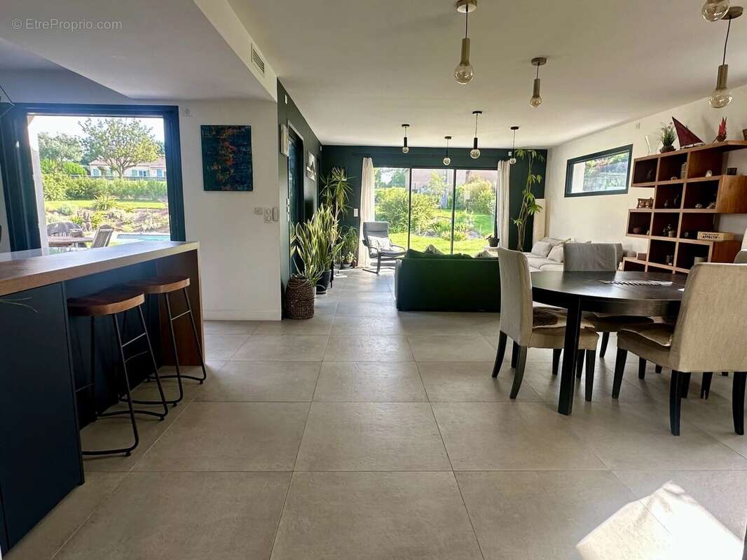 Maison à LAPEYROUSE-FOSSAT