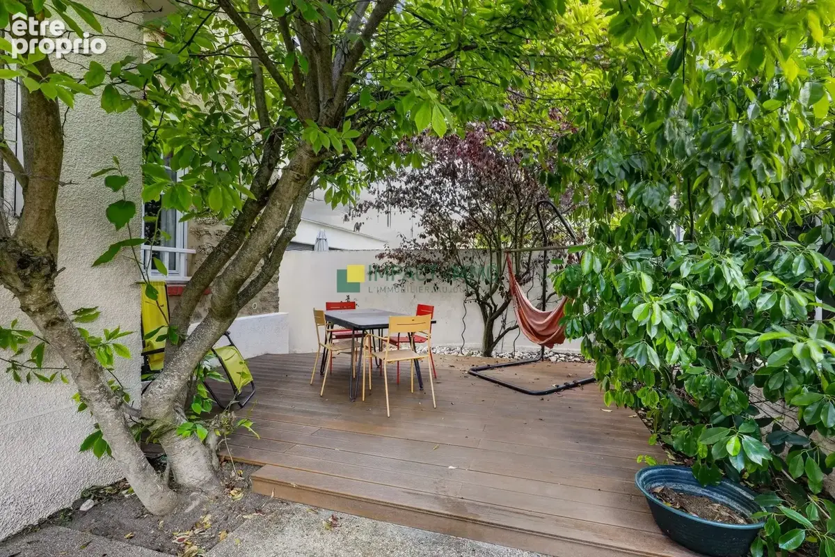  Coup de Cœur – Maison en Pierre avec Jardin, Terrasse et Dépendance à Colombes - photo 2