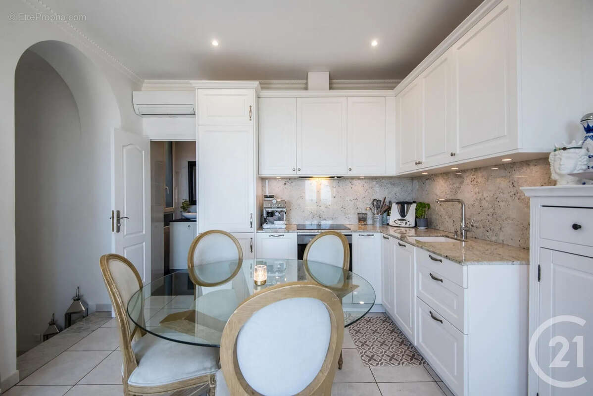 Appartement à BEAULIEU-SUR-MER