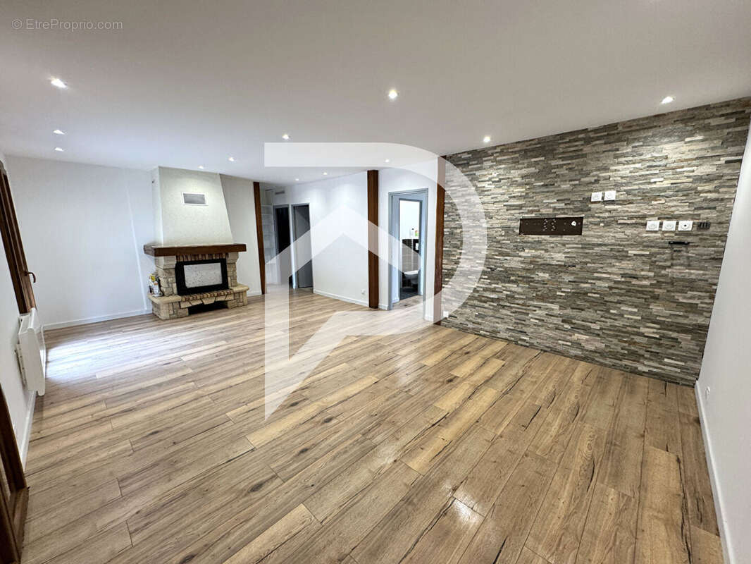 Maison à IVRY-LA-BATAILLE