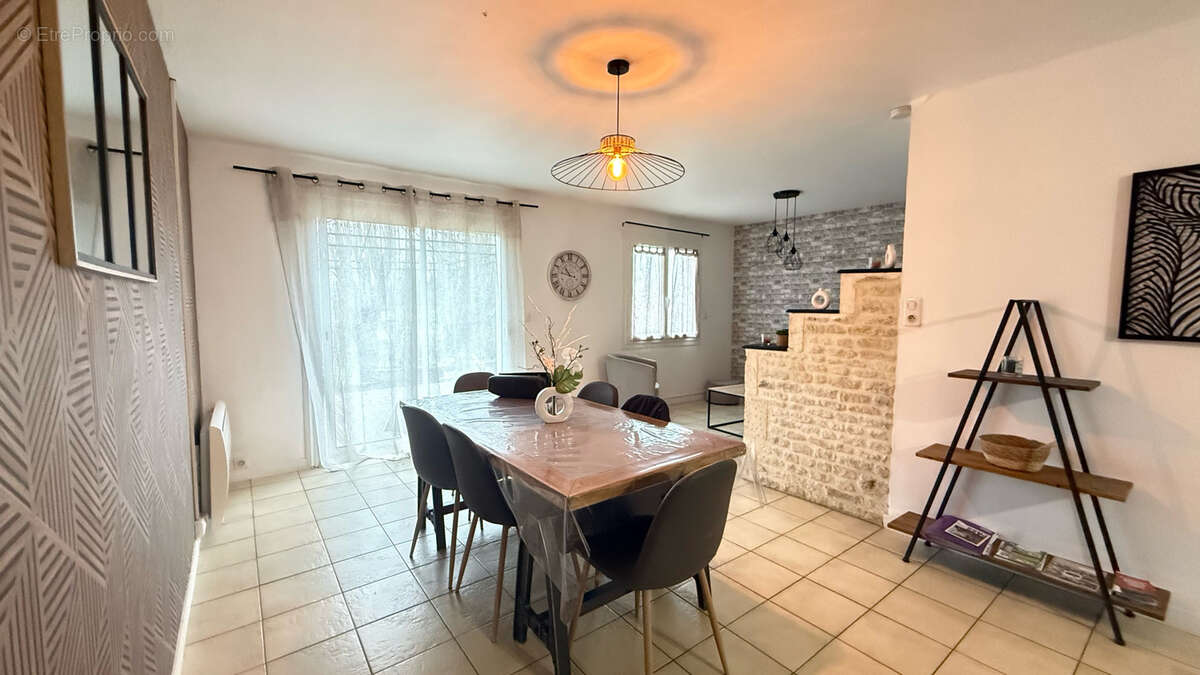 Maison à SANSAIS