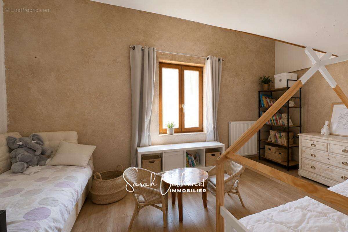 Maison à CHARLY