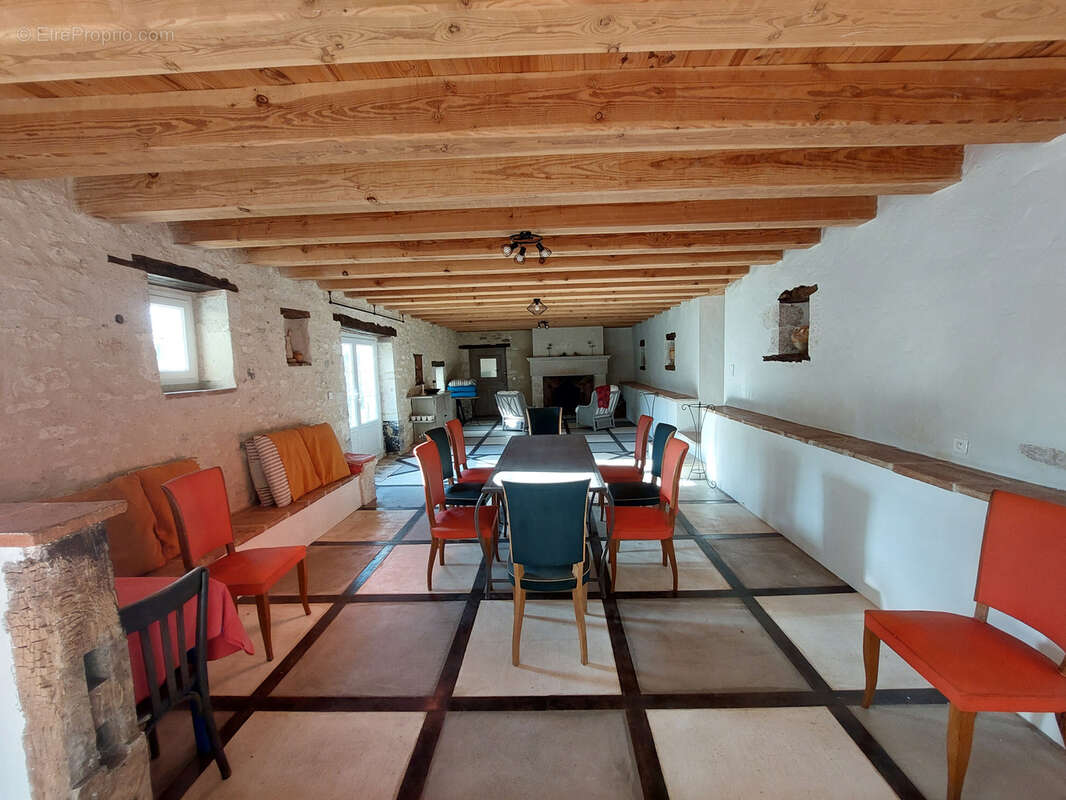 Maison à MONTCUQ