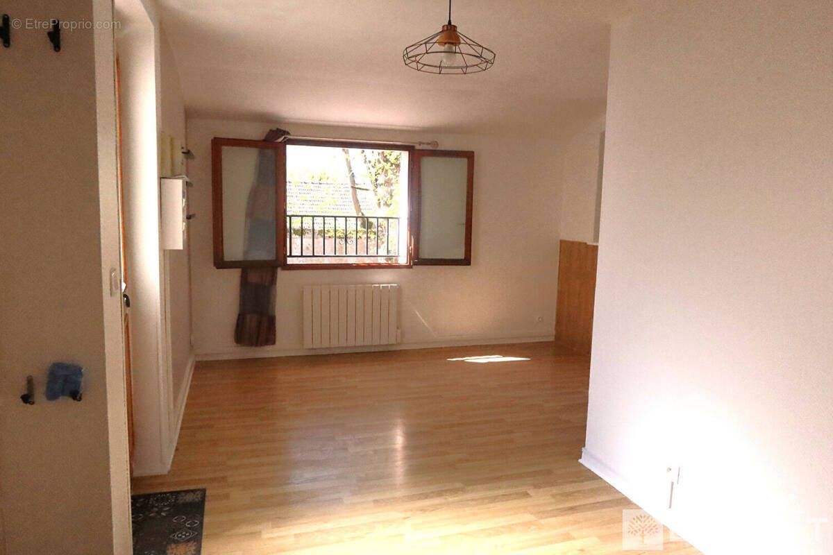 Appartement à LINAS