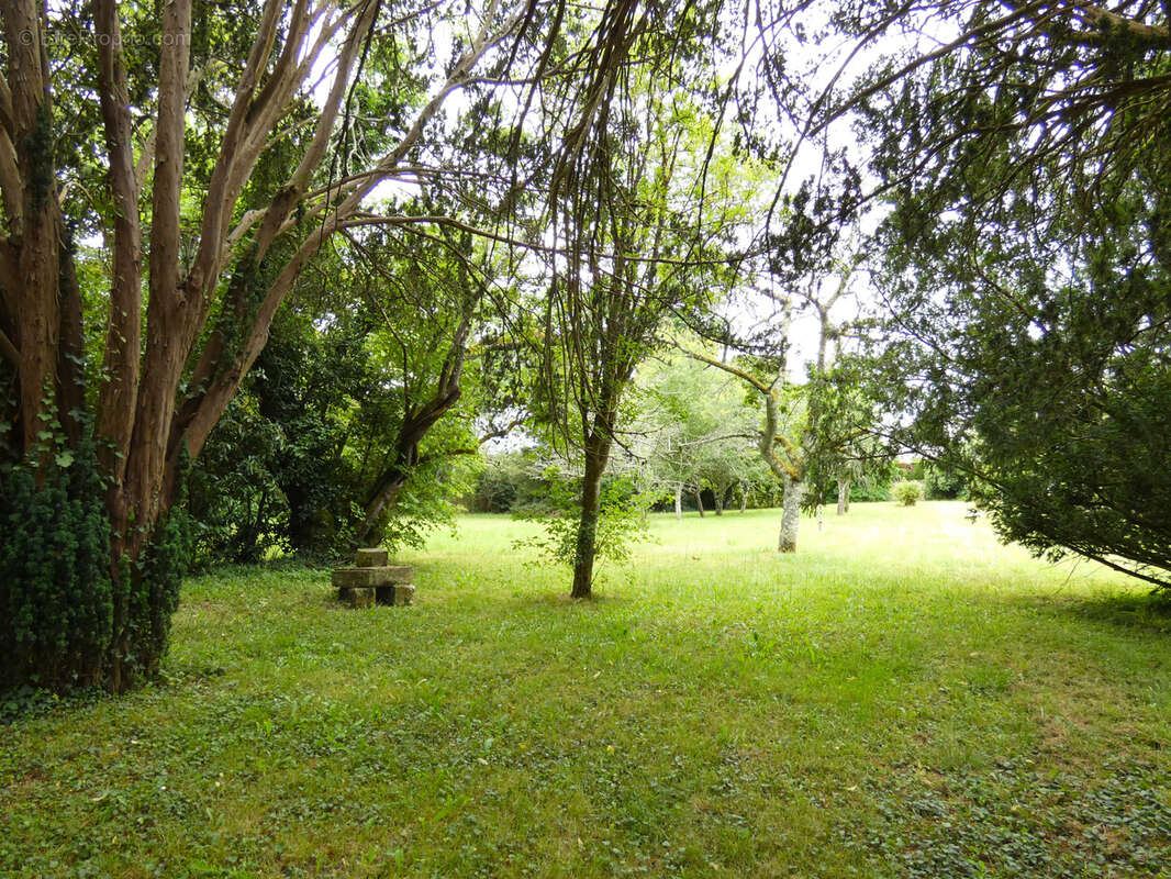 Maison à SAINT-VINCENT-JALMOUTIERS