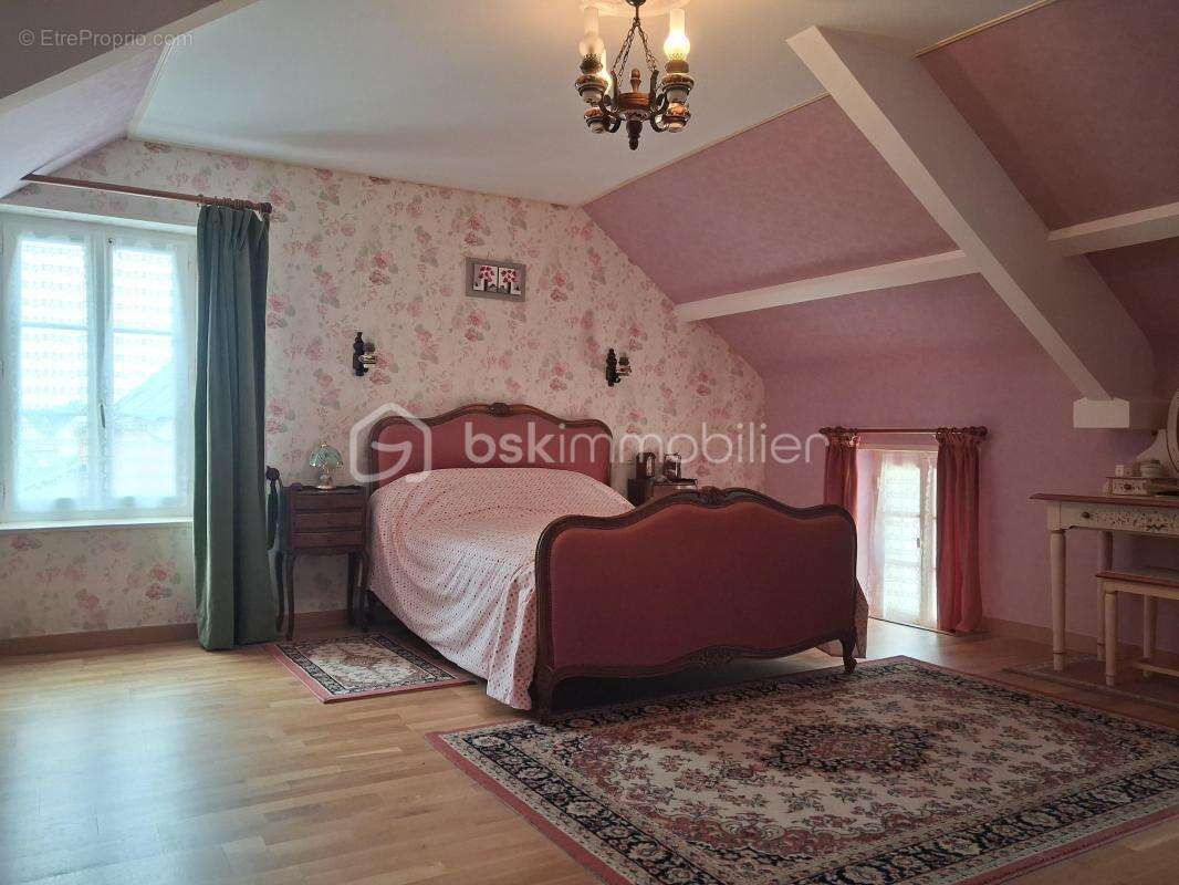 Maison Le Breuil En Bessin de 219 m² - photo 10