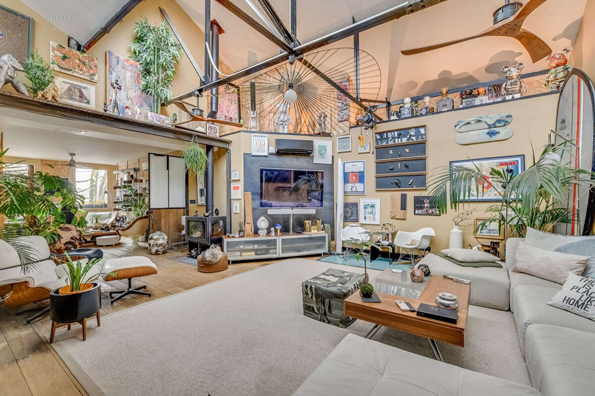 Appartement à LES LILAS
