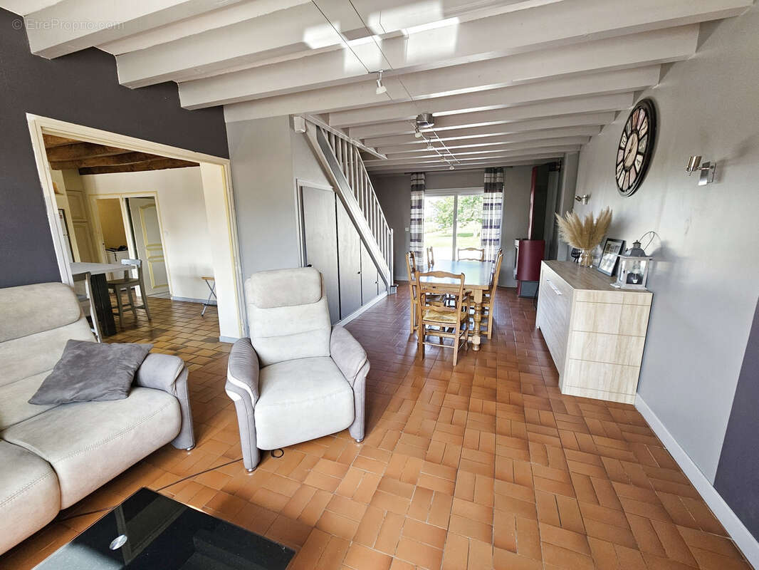 Maison à PONTOUX