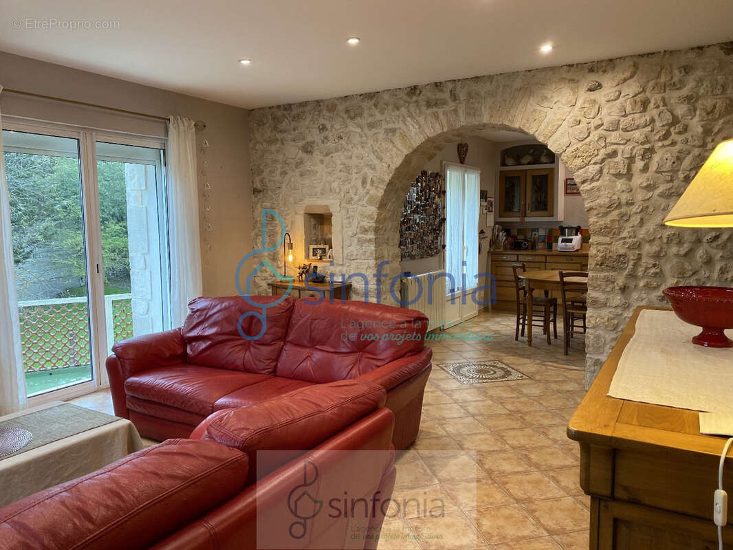 Maison à GARRIGUES-SAINTE-EULALIE
