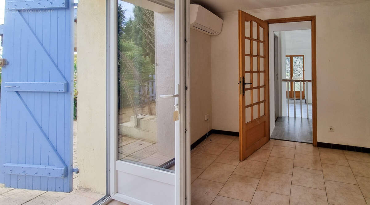 entrée - Maison à VILLARZEL-DU-RAZES