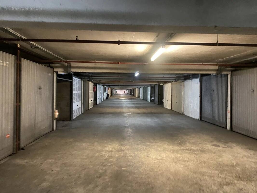 Parking à PARIS-19E