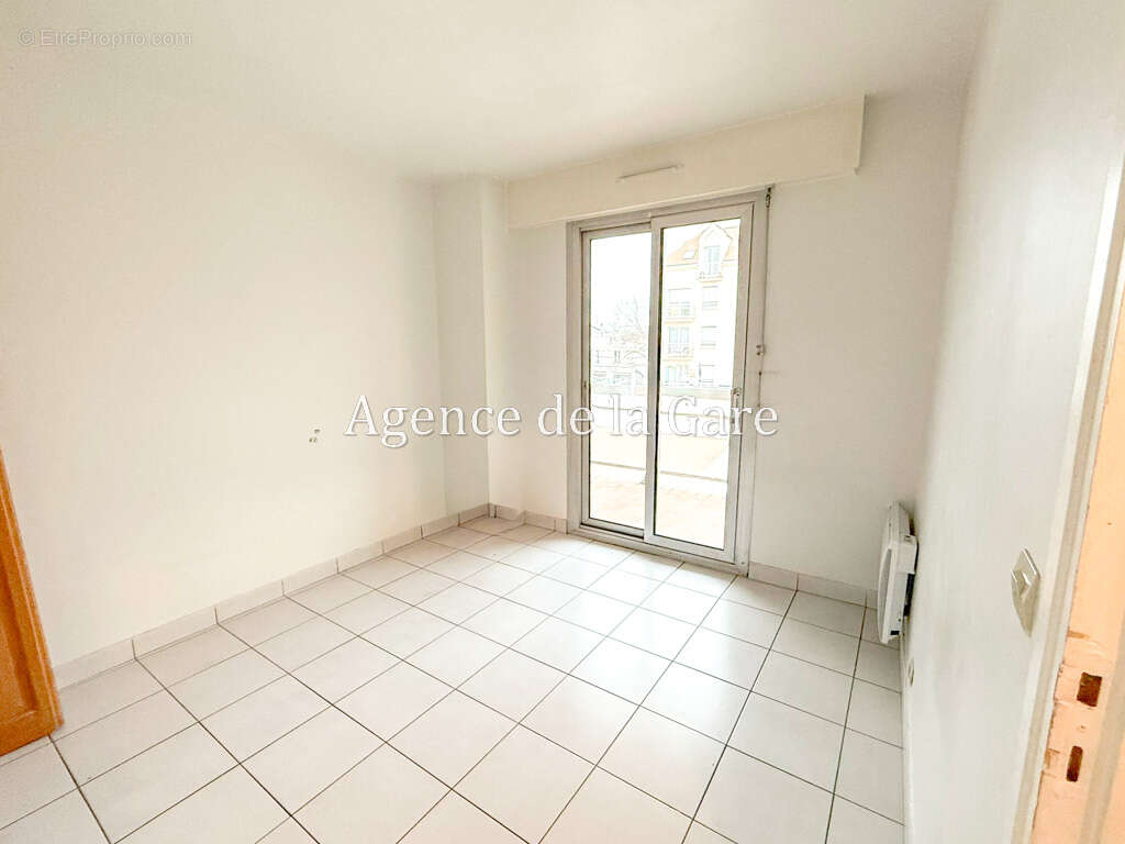 Appartement à SARTROUVILLE