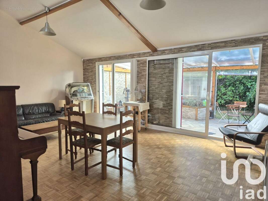 Photo 6 - Maison à SAINT-PIERRE-DU-PERRAY