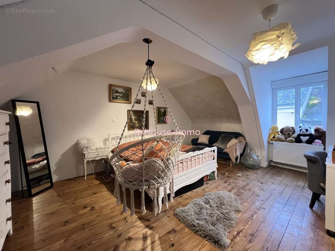 Maison à SAINTE-MAURE-DE-TOURAINE