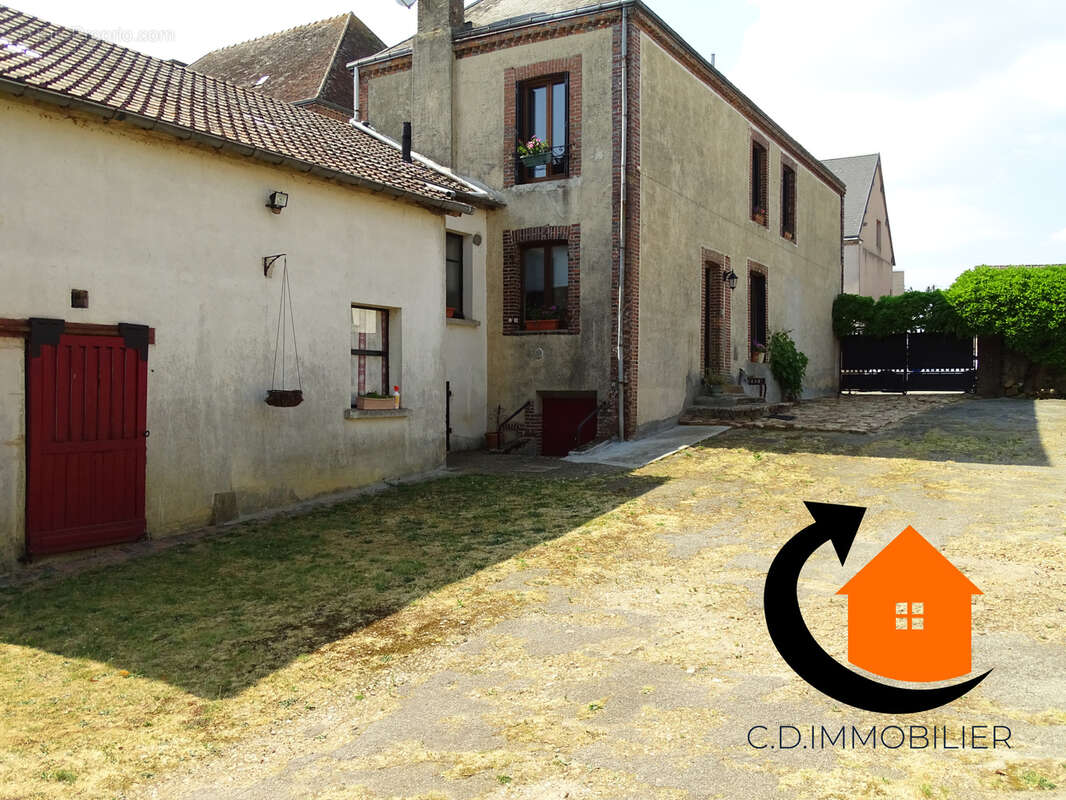 Maison à CHAMPROND-EN-GATINE