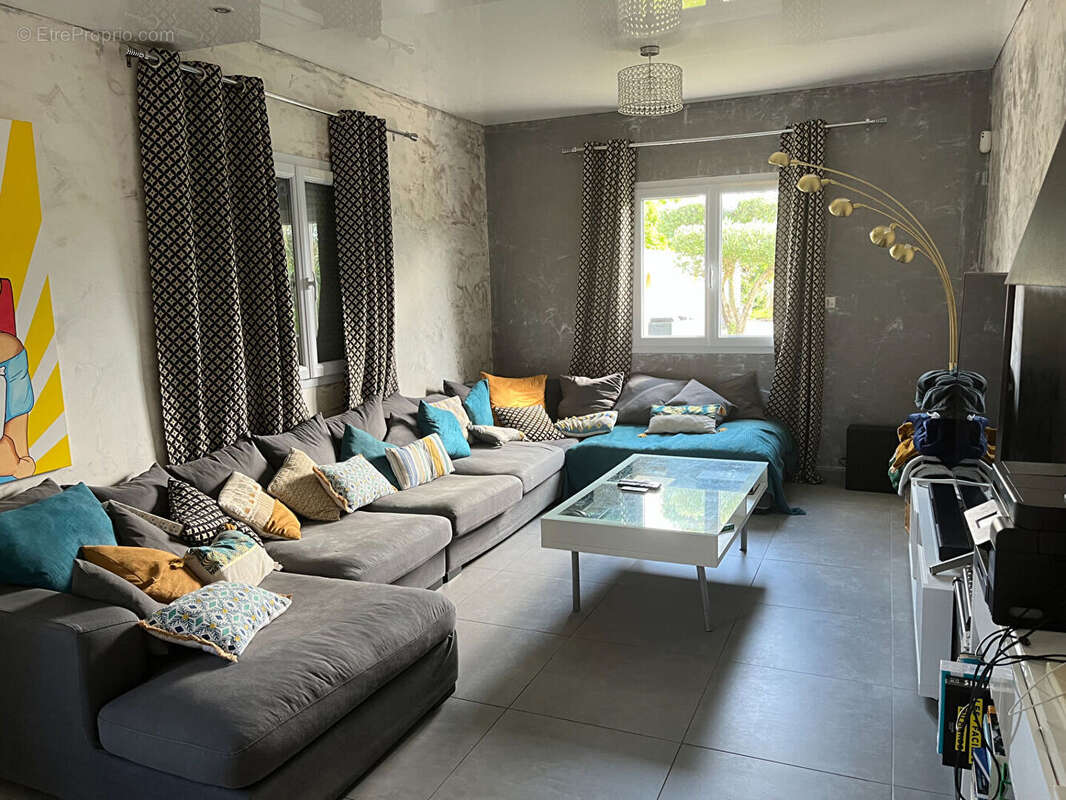 Maison à SAINT-MAGNE-DE-CASTILLON