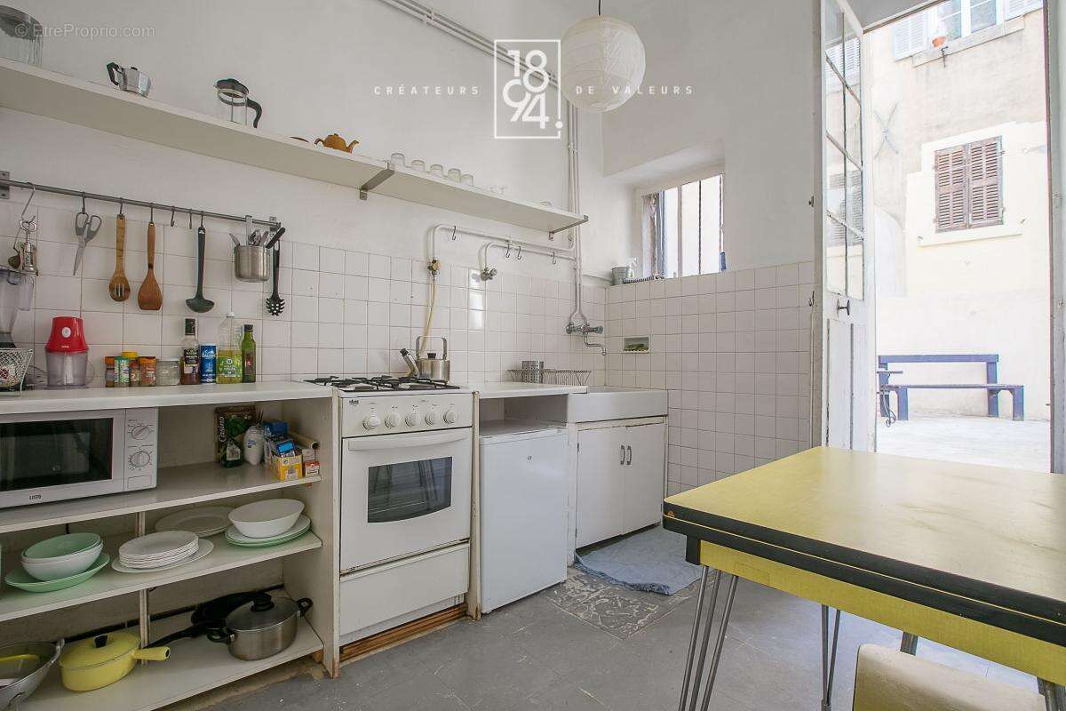 Appartement à MARSEILLE-1E