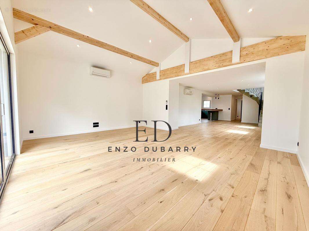 Maison à SAINT-PIERRE-D&#039;IRUBE