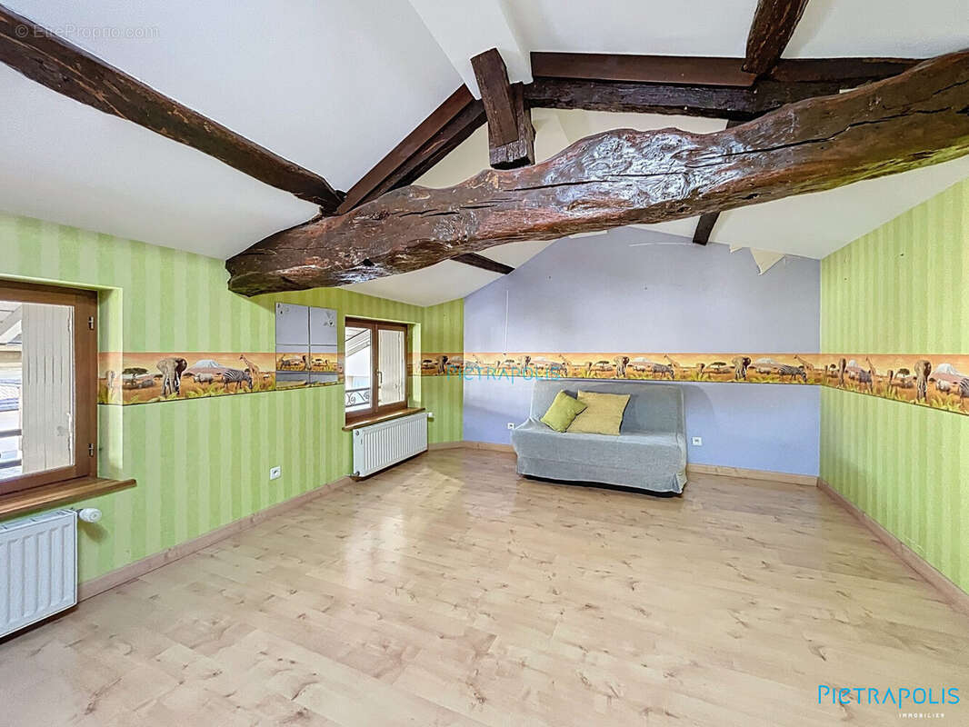 grande chambre - Maison à SAVIGNEUX
