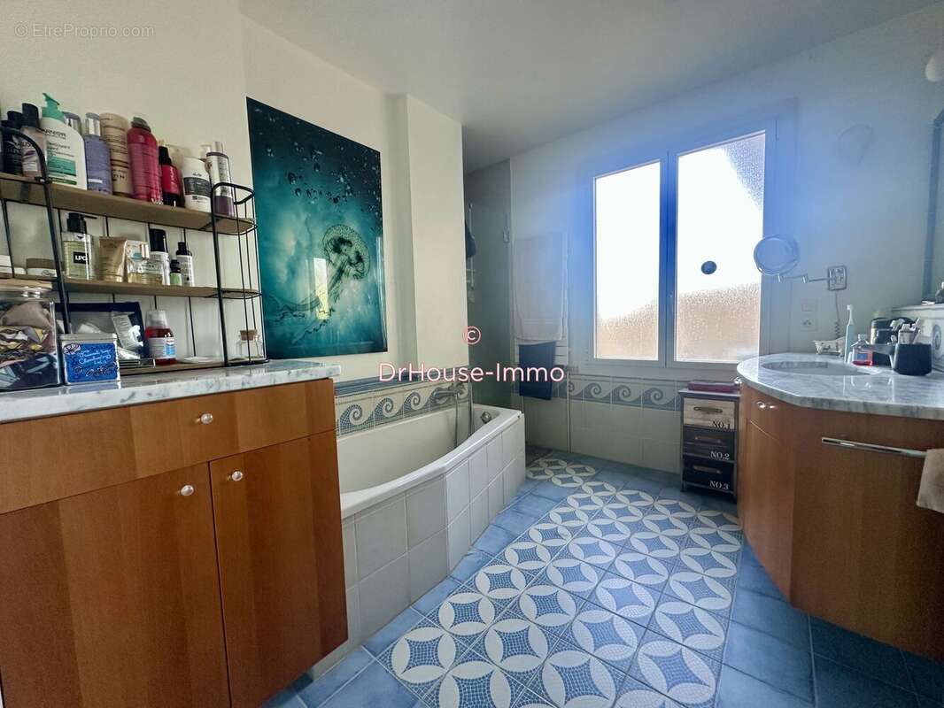 Maison 180 m² à Etoile-Sur-Rhone  - photo 18