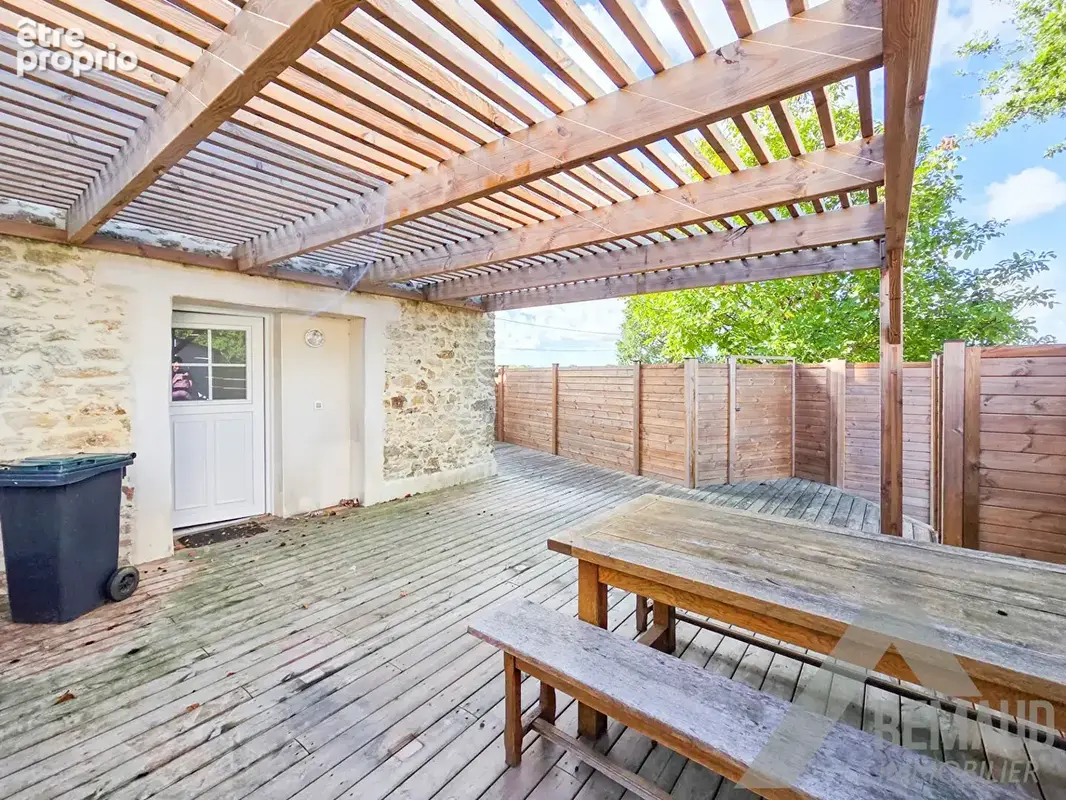 2.6 Km du Centre Ville - Appartement 82 m² avec terrasse et garages - photo 1