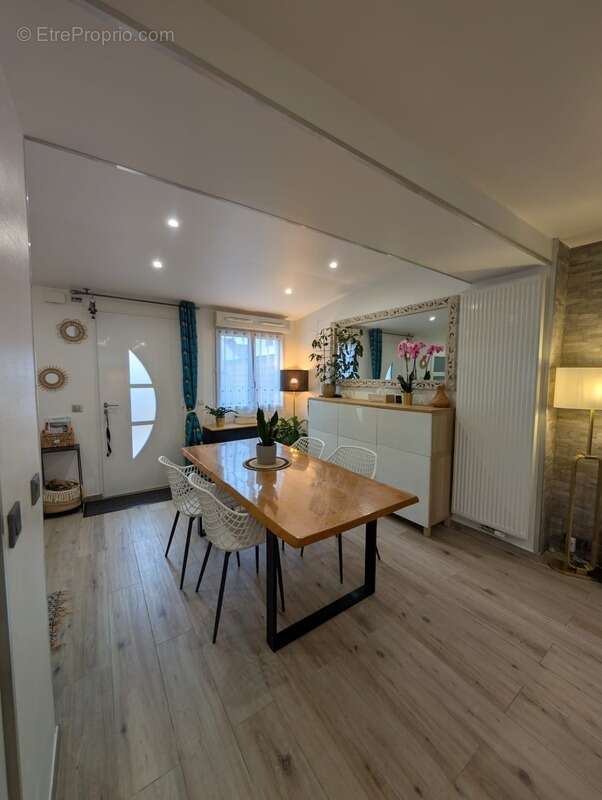 Maison à VILLECRESNES