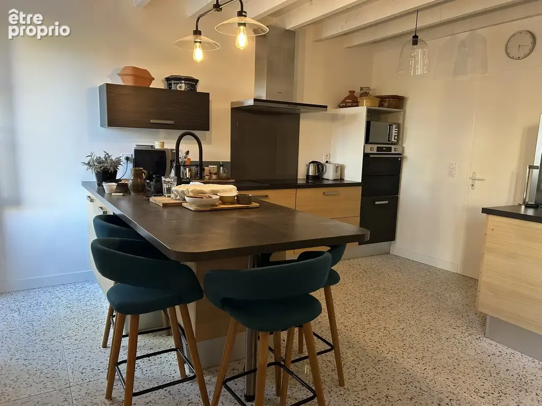 Maison pierre 140 m2 + cour + jardin et dependances - photo 6