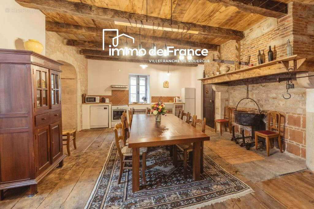 Maison à SAINT-CIRQ-LAPOPIE