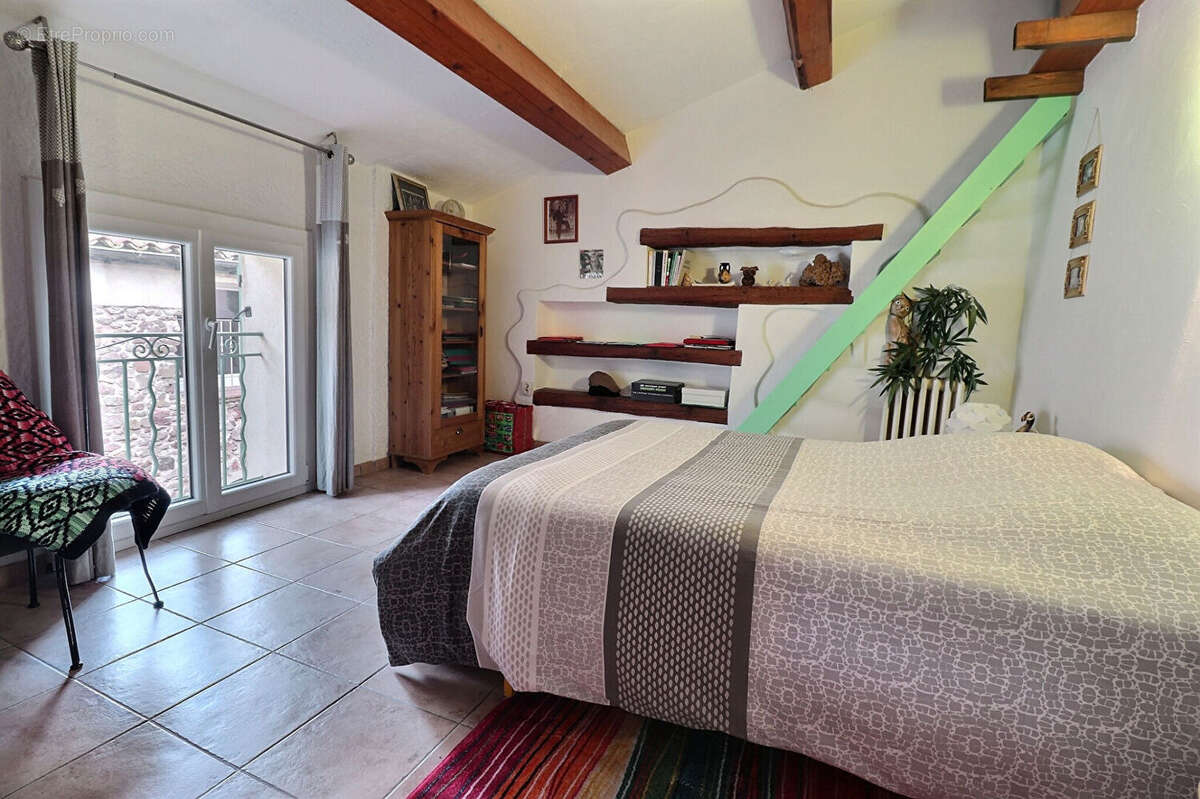 Maison à ROQUEBRUNE-SUR-ARGENS