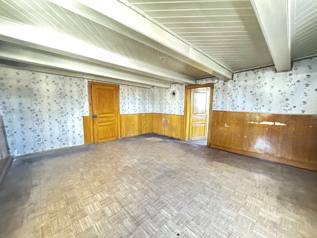 Proche DELLE - MAISON complétement à rénover avec beau potentiel ! - UEBERTSASS (Ref VB3515) - photo 3