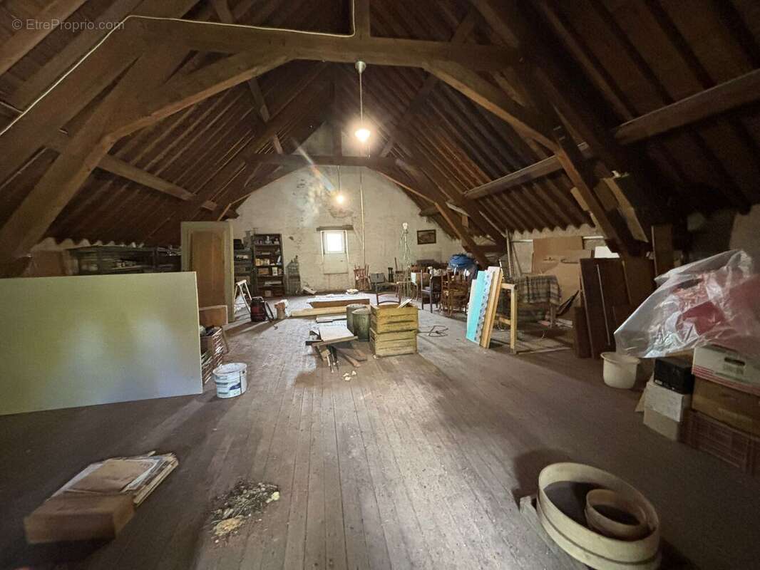 Maison à DUN-SUR-AURON