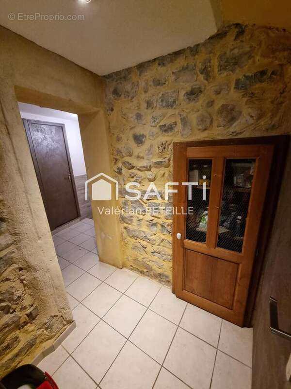 Photo 3 - Appartement à COURNONTERRAL