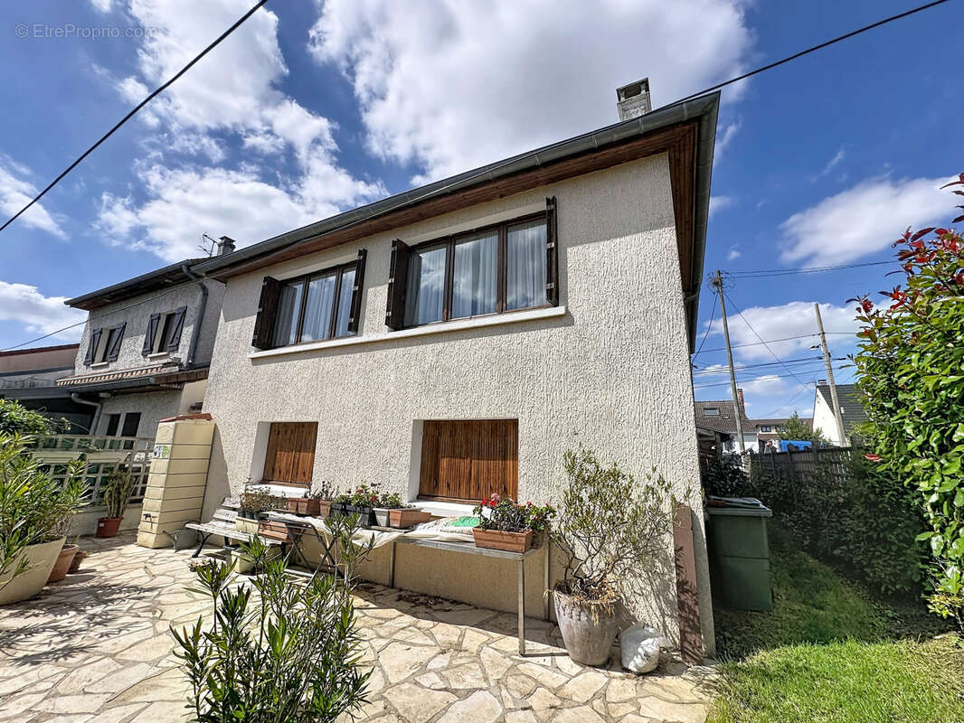 Maison à PARAY-VIEILLE-POSTE