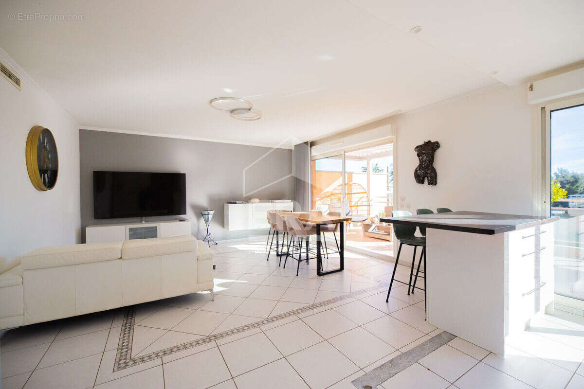Appartement à MANDELIEU-LA-NAPOULE