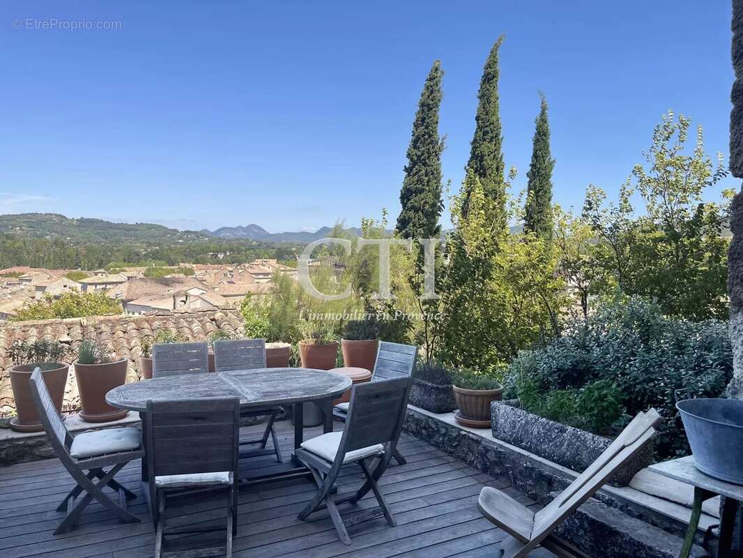 Maison à VAISON-LA-ROMAINE