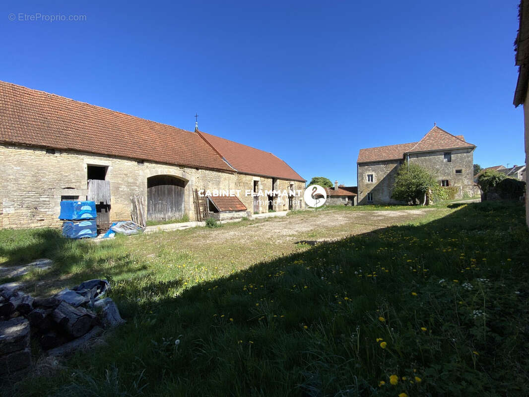 Maison à ETORMAY