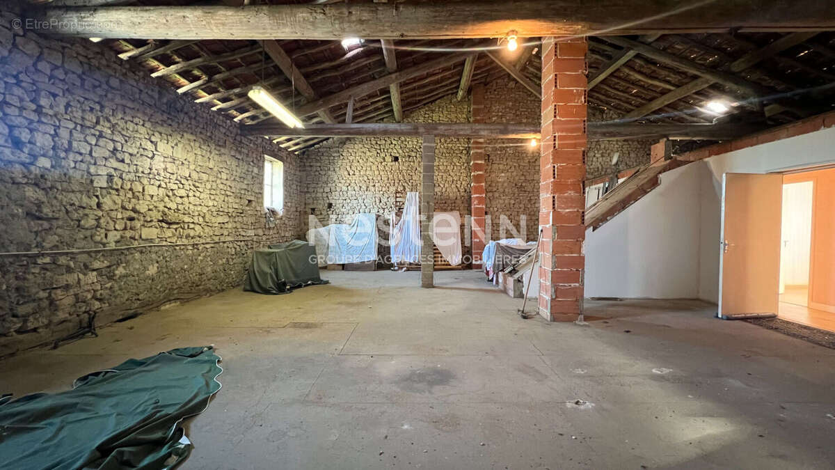 Maison à LES HAUTS-DE-CHEE