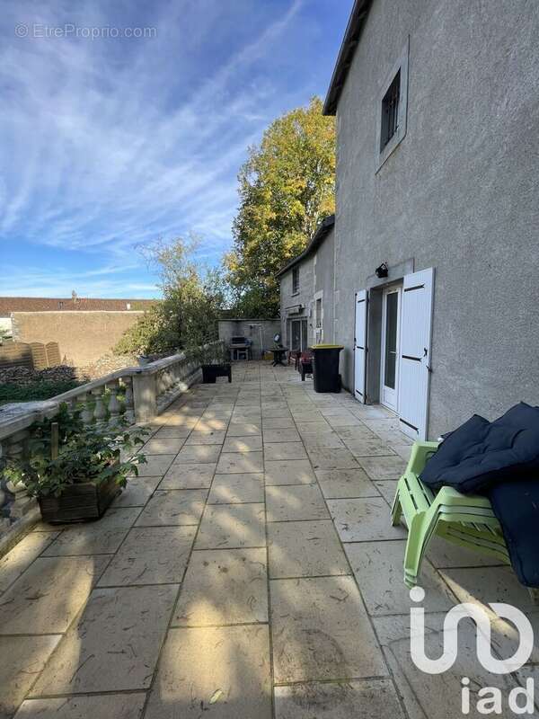 Photo 7 - Maison à LUSSAC-LES-CHATEAUX