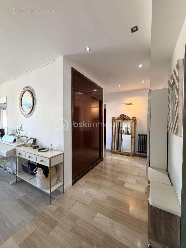 Coup de cœur Rare à la vente au Mourillon – Élégant T3 de 105 m² avec grande terrasse -  cave et garage - photo 7