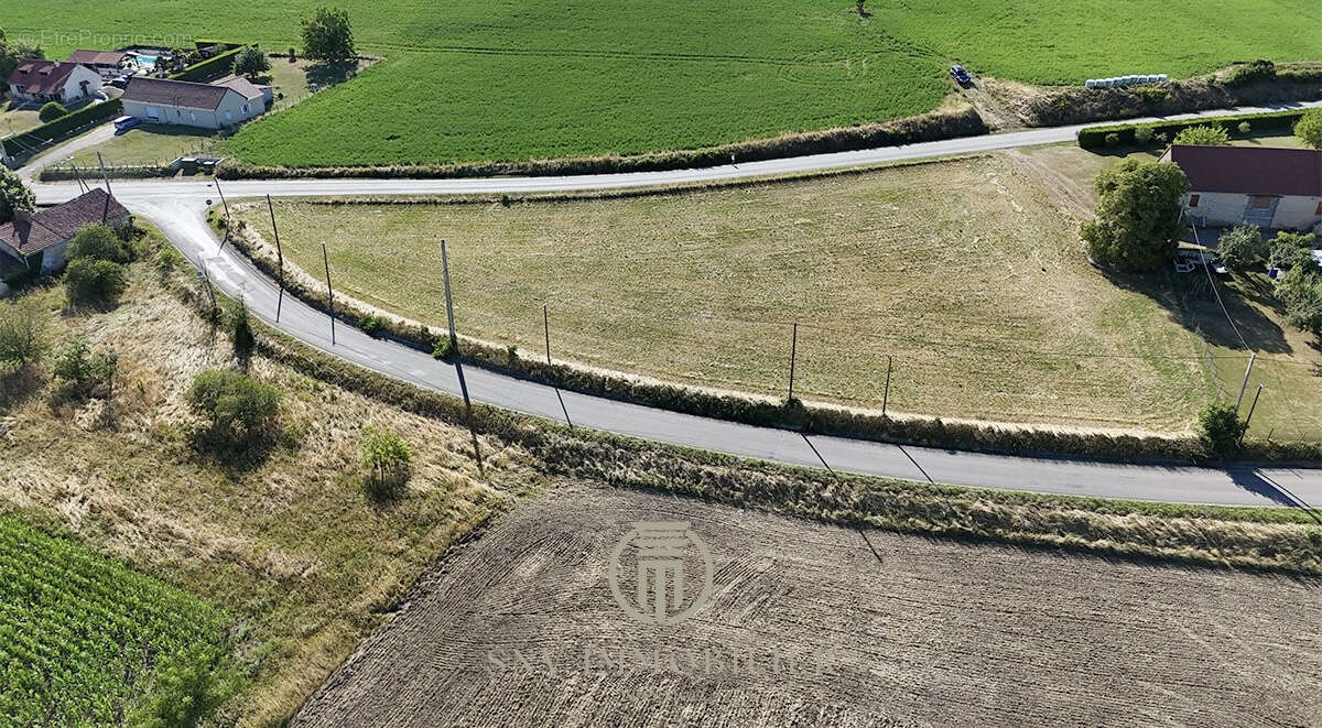 Terrain à SAINT-POURCAIN-SUR-SIOULE