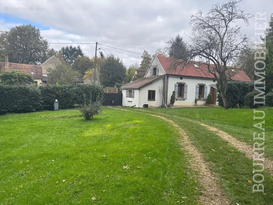 Maison à ARCES-DILO