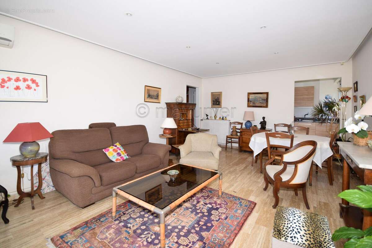 Appartement T3 avec terrasse et box Mazargues/ St Anne 13009 Marseille n°9 - Appartement à MARSEILLE-9E