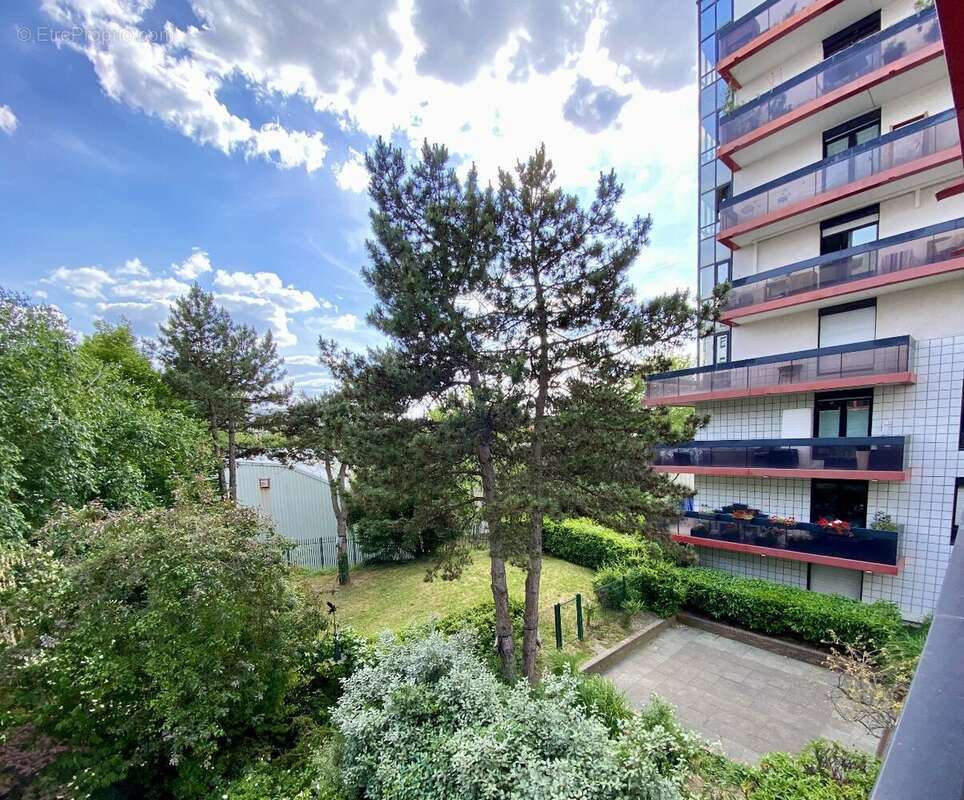 Appartement à ISSY-LES-MOULINEAUX