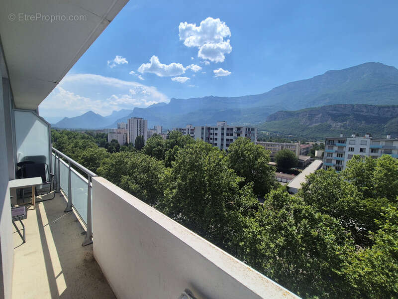 Appartement à LE PONT-DE-CLAIX