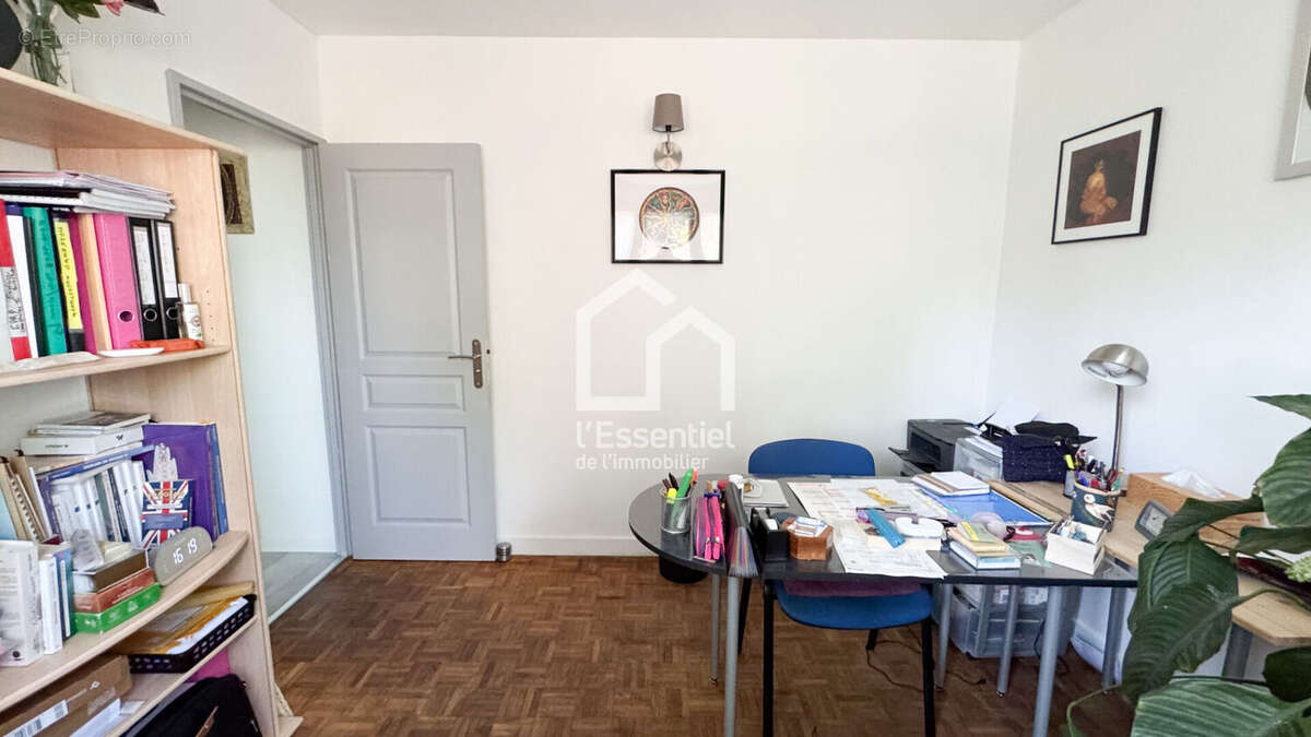 Appartement à VERNEUIL-SUR-SEINE